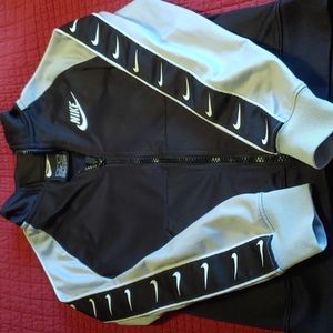 Nike kids jacket size 5-6years black, white and gray